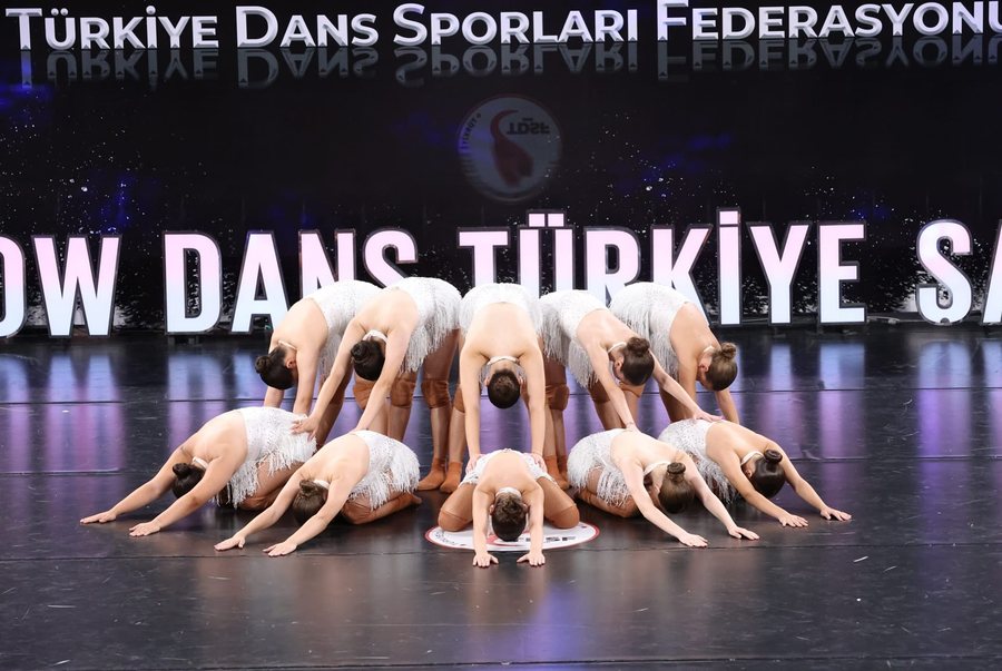 Fitdans sahne gösterisi — Bursa